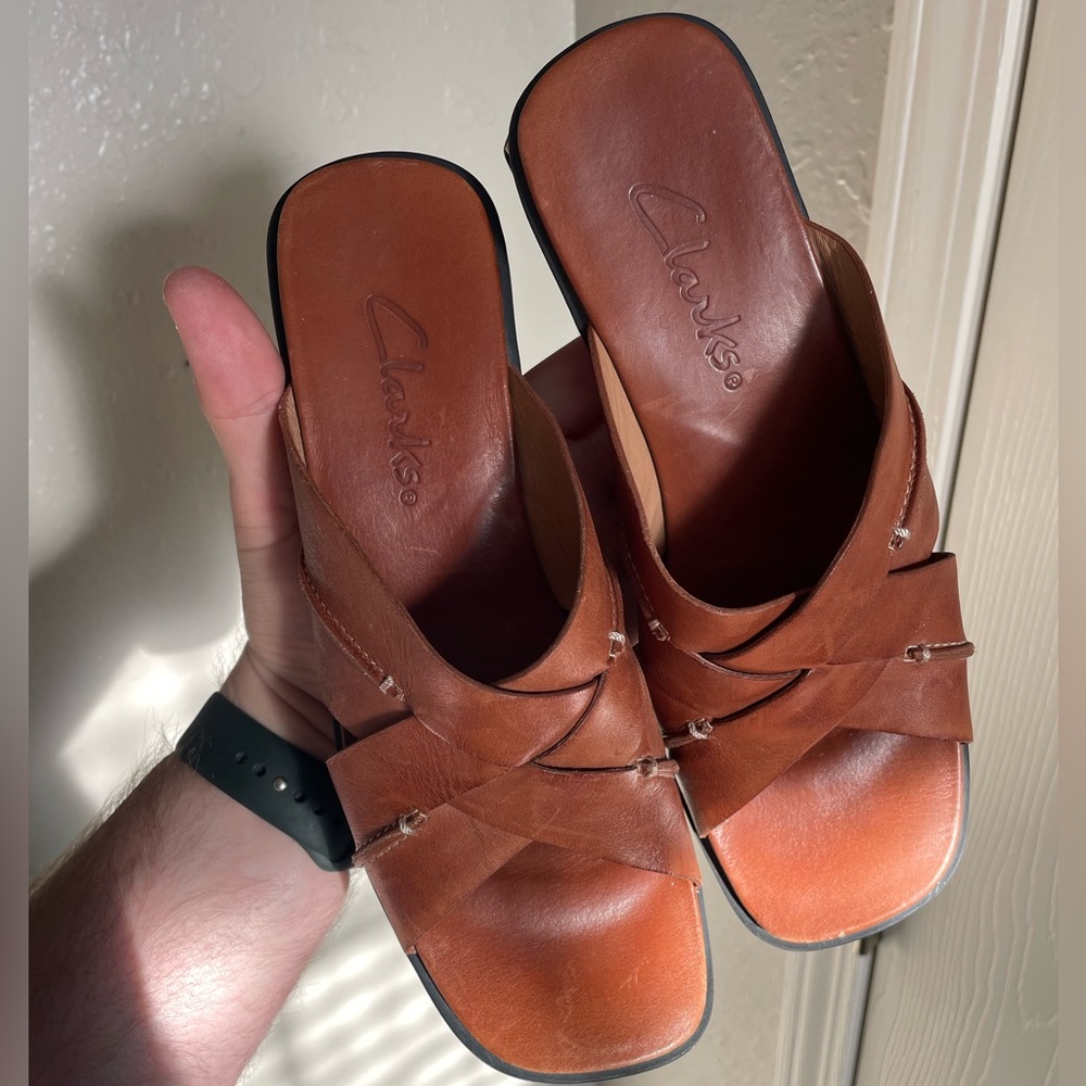 Clarks Women’s Brown leather sandals